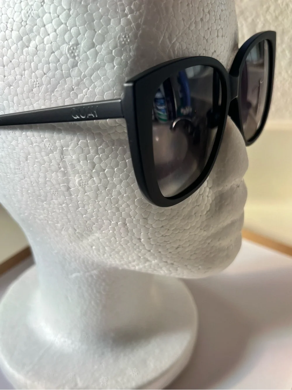 Quay Ever After 125 Cat Eye Sunglasses Black Plastic Frame Gray Polarized UV400